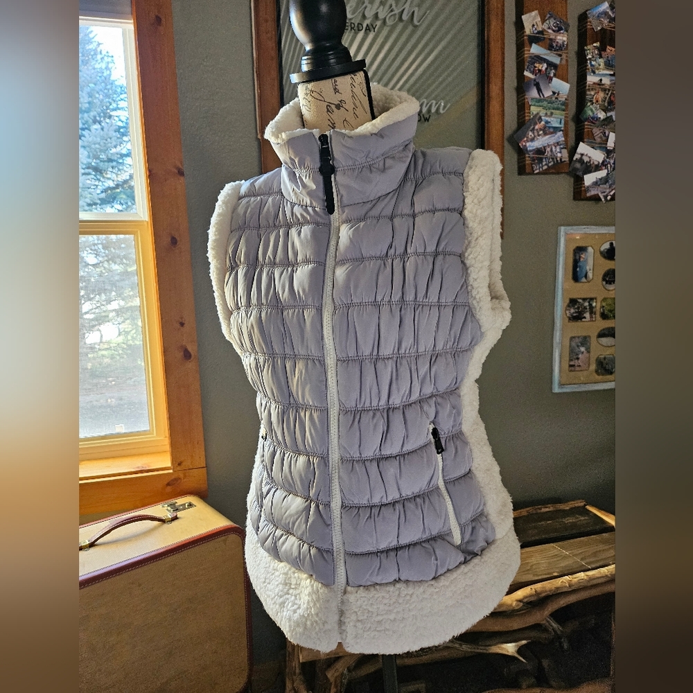 LIKE NEW! CALVIN KLEIN GREY WITH FLEECE TRIM VEST WOMEN'S LARGE